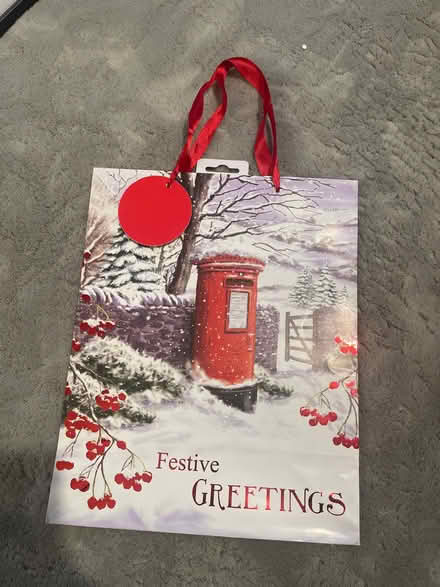 Photo of free Festive Season Greeting Bag (Wormley EN10) #1