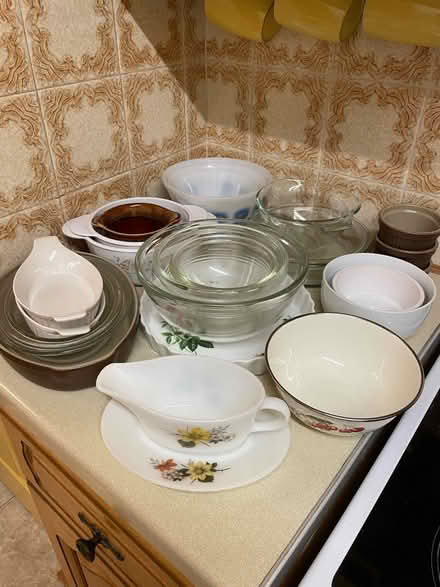 Photo of free Ovenproof/ Pyrex kitchenware (Harlow CM17) #1