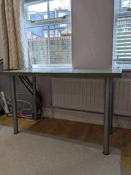 Photo of free Desk / table (Balham SW12) #3