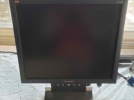 Photo of free Viewsonic 17" non-glossy non-wide (Ann Arbor near Hillside Terr.) #1