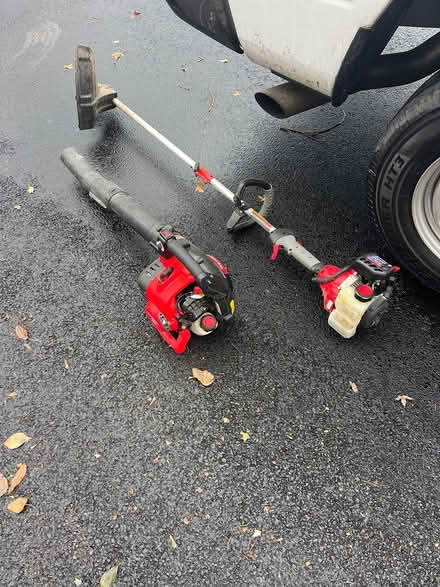 Photo of free A leaf blower and trimmer (Plainfield-rt.59+126) #1