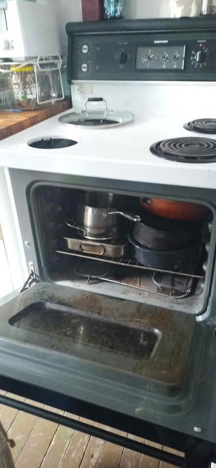 Photo of free Moffat stove (Brockville Ontario) #2