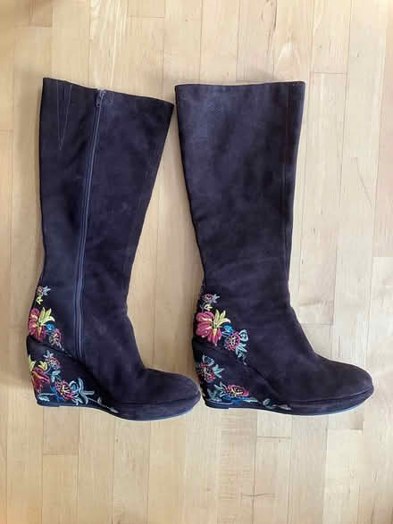 Photo of free Suede boots size 10 need repair (Crystal Beach) #1