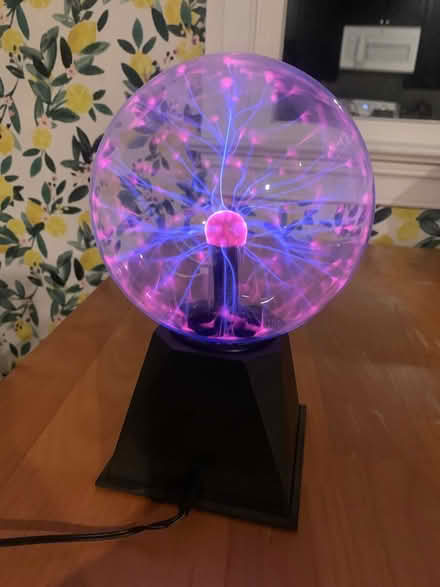 Photo of free Discovery Color Plasma Globe Lamp (Silver Spring, MD Four Corners) #3