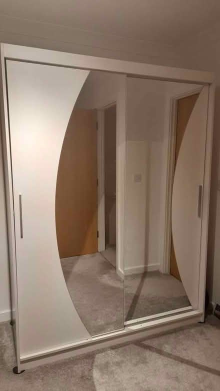 Photo of free Mirrored wardrobe like new (Maybury Hill GU22) #1