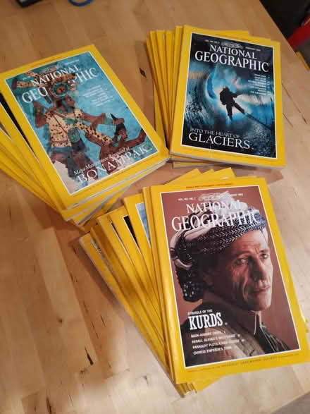 Photo of free National Geographic magazines (Glan-y-nant SY18) #1