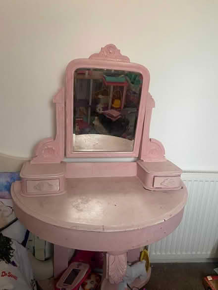 Photo of free Vintage dressing table (SE25) #1