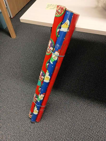 Photo of free Christmas wrap - rolls (Yonge/Sheppard) #1