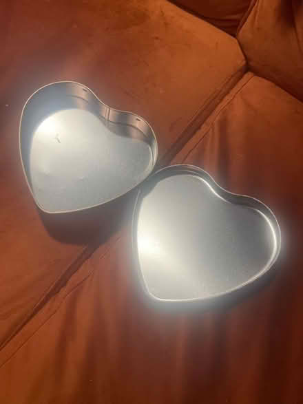 Photo of free Empty heart shaped tin. Good condition (Southsea PO4) #4