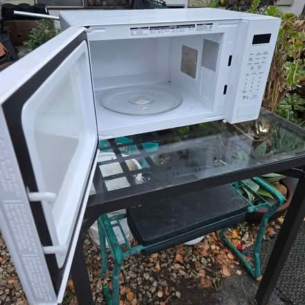 Photo of free 3 Microwave Ovens (Chiquita Av Mtn View) #2