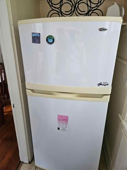 Photo of free fridge (Roxbury) #1