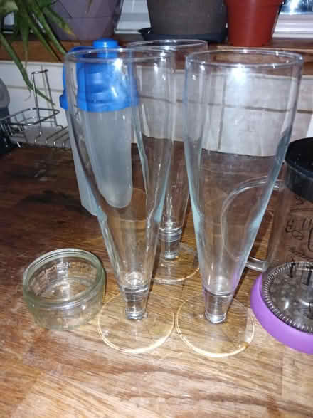 Photo of free Cups and bits (SE25) #2