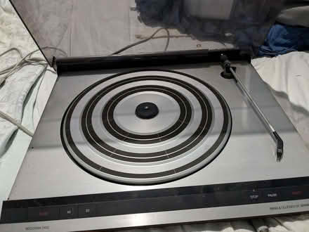 Photo of free Bang and Olufsen Beogram 2042 record player (Langside G41) #2