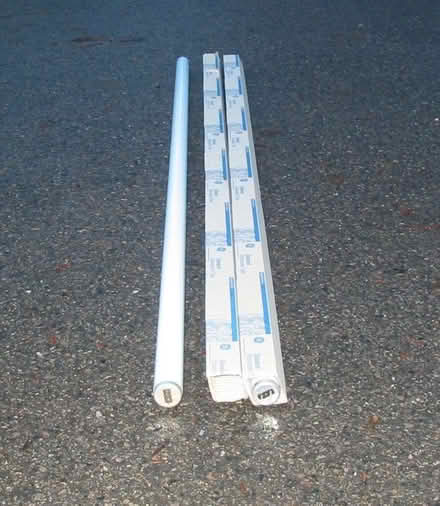 Photo of free 2 x 6' fluorescent tubes (Bishops Cleeve GL52) #2