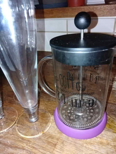 Photo of free Cups and bits (SE25) #1