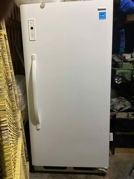 Photo of free dead freezer (North road,GABRIOLA) #2