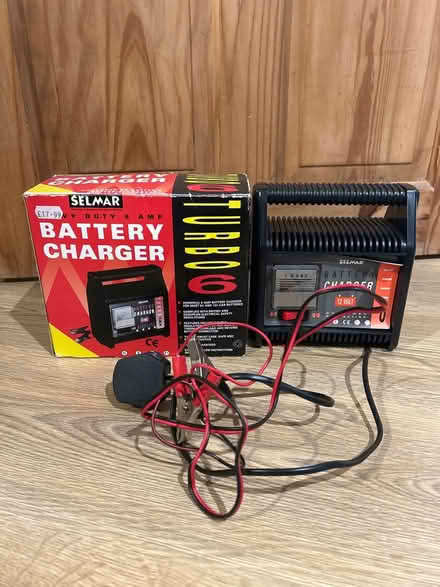 Photo of free Car battery charger (Cheshunt EN7) #1