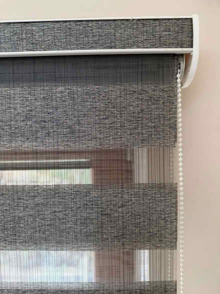 Photo of free Hilary's Daybreak Taupe Day & Night roller blind; 182x215mm (Craigleith EH4) #4