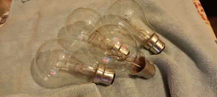 Photo of free 4 x 40w Electric LIGHT BULBS (Great Baddow CM2) #1