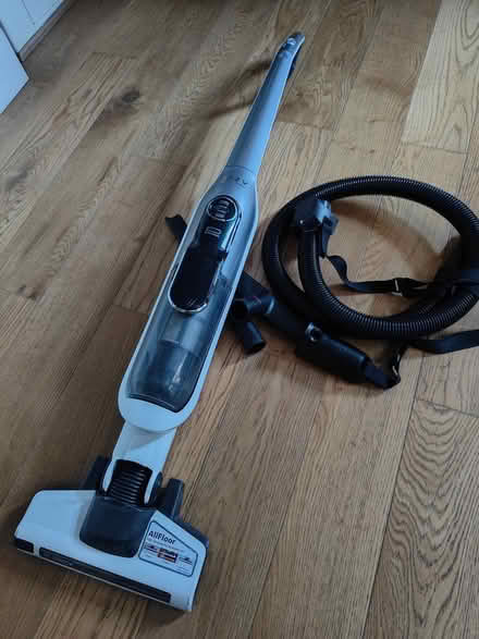 Photo of free BOSCH cordless vacuum cleaner (White City, W12) #2