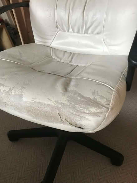 Photo of free Office chair (old, used, but functional) (islington N1) #2