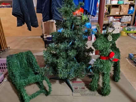 Photo of free Christmas items (Medina - I-71 & Rt. 18) #1