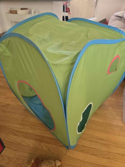 Photo of free Pop-up kid toddler tent (Cuesta park) #1