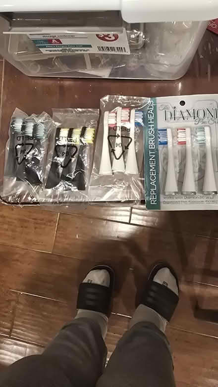 Photo of free Diamond head replacement brushes (Queens village) #1