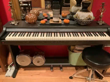 Photo of free Suzuki electric piano (Olympic Hills) #1