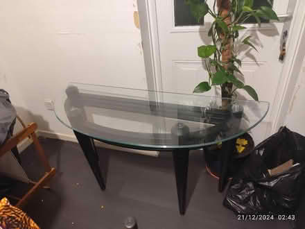 Photo of free Black glass corner table (Lapal B32) #2