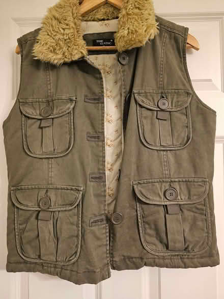 Photo of free Khaki Gilet size 14 (Lower Morden SM3) #1