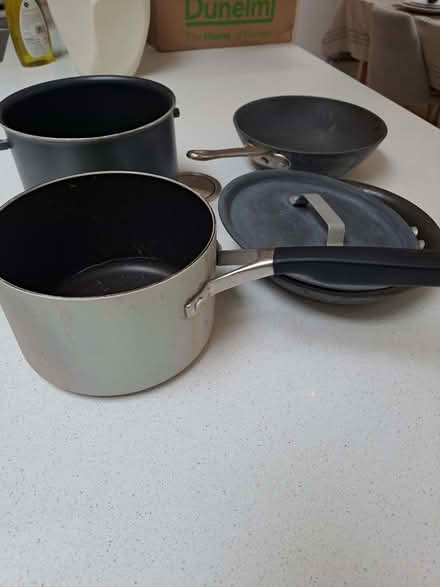 Photo of free 4 pans (Shepherds Bush W12) #1