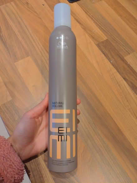 Photo of free Wella Volumising Mousse (Woosehill RG41) #1