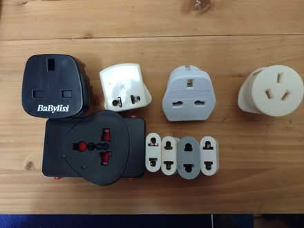 Photo of free travel plug converters (Muthill PH5) #2