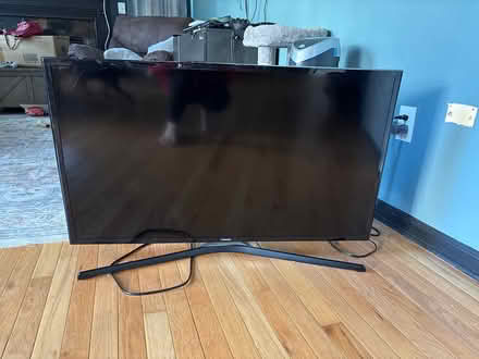 Photo of free 32” Samsung smart tv (Dearbought Frederick) #1