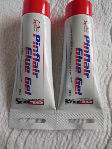 Photo of free glue gel and foam pads (Frindsbury Extra ME2) #1