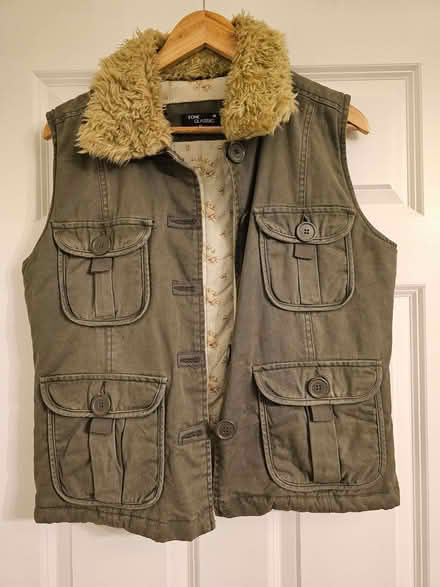 Photo of free Khaki Gilet size 14 (Lower Morden SM3) #3