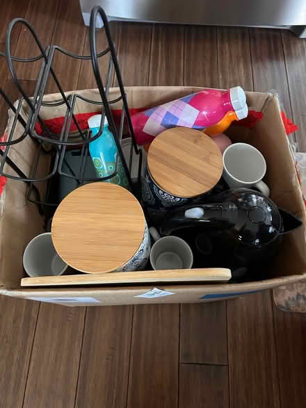 Photo of free Kitchen Stuff (Colonial place) #4