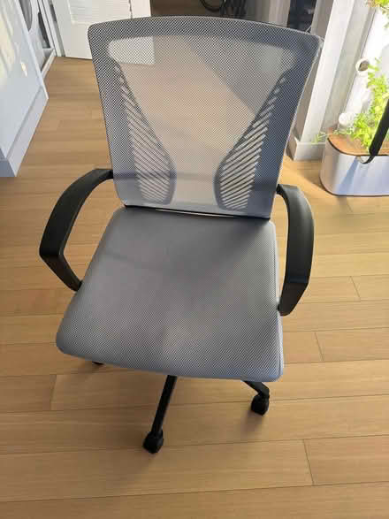 Photo of free Desk Chair (Hudson Yards) #1