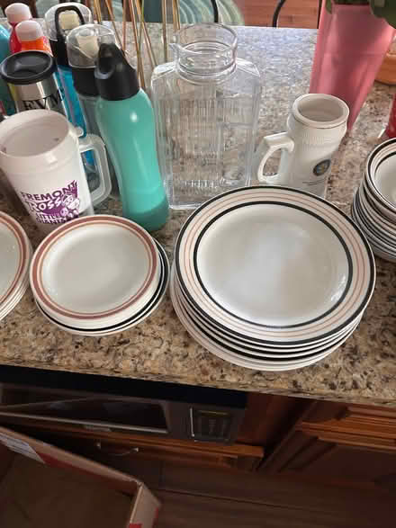 Photo of free Kitchen Stuff (Colonial place) #1