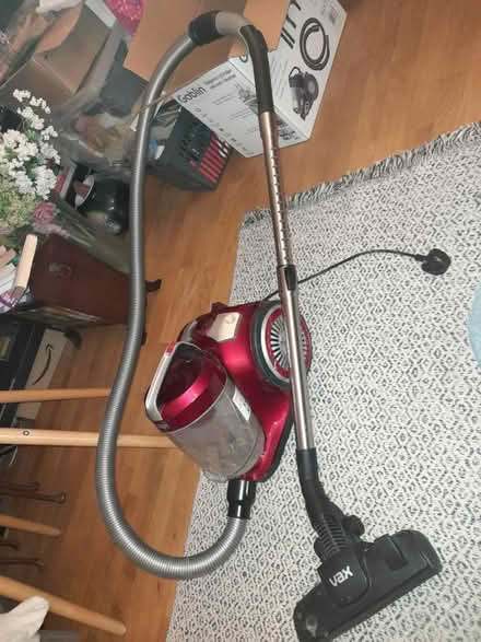 Photo of free Vax cylinder vacuum cleaner (Springfield, MK6) #1