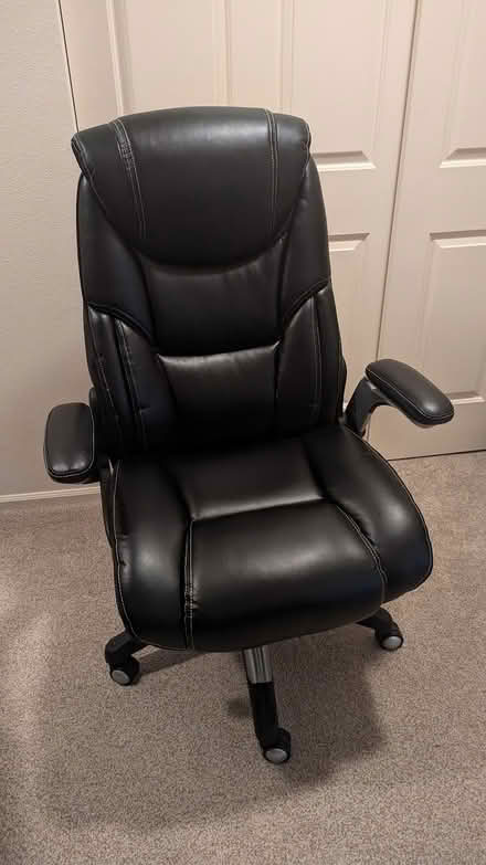 Photo of free Desk chair (Bellevue) #1