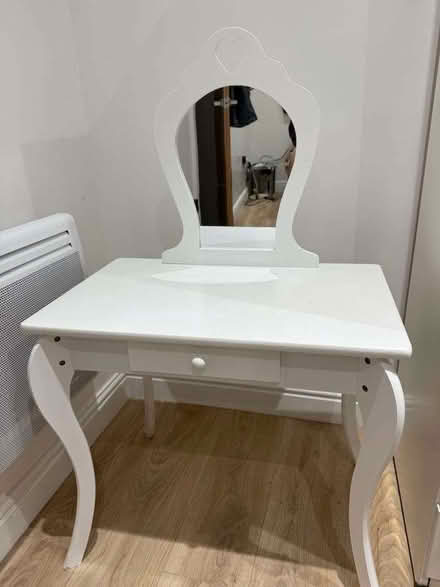 Photo of free Kid's dressing table (Daisy Hill BD9) #1