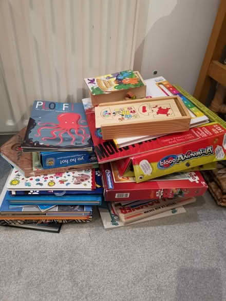 Photo of free Bundle of books (Chessington KT9) #1