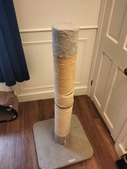 Photo of free Cat scratching post (BN7) #1