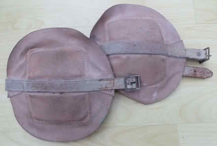 Photo of free leather knee pads ~ gu16 frimley (GU16) #1