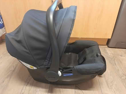 Photo of free Graco Car seat and base (Birmingham B19) #1