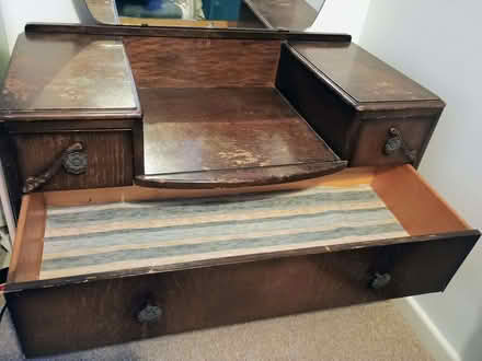 Photo of free Vintage dresser/vanity (Leominster HR6) #1