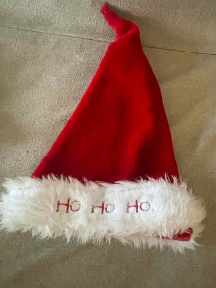 Photo of free 🧑‍🎄 hat (Kelvindale G12) #1