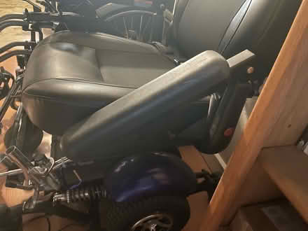 Photo of free Working power chair (Near Oakland Rose Garden) #3